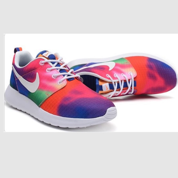 nike roshe run rainbow